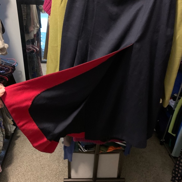 Stunning Albert Nipon Navy Wool Suit - Picture 5 of 8